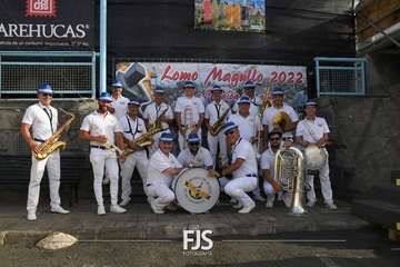 Lomo Magullo abraza la vida con la escultura homenaje a la Traída del Agua/Francisco Javier Santana y TA.